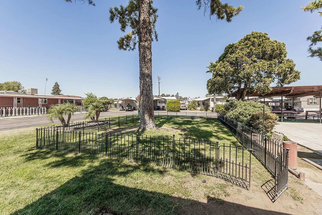 1724 Minnewawa Ave #155, Clovis, CA 93612