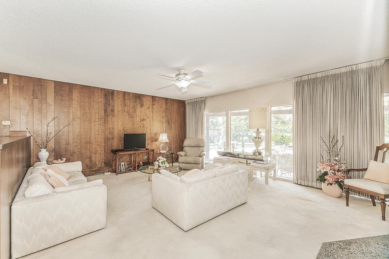 8287 E Sanders Ct, Fresno, CA 93737
