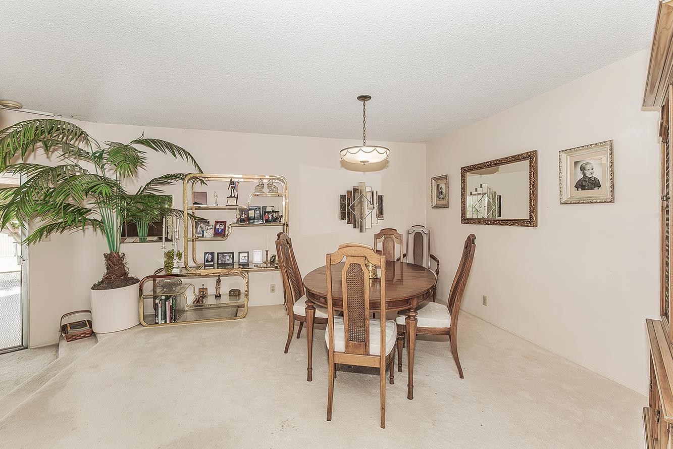 8287 E Sanders Ct, Fresno, CA 93737