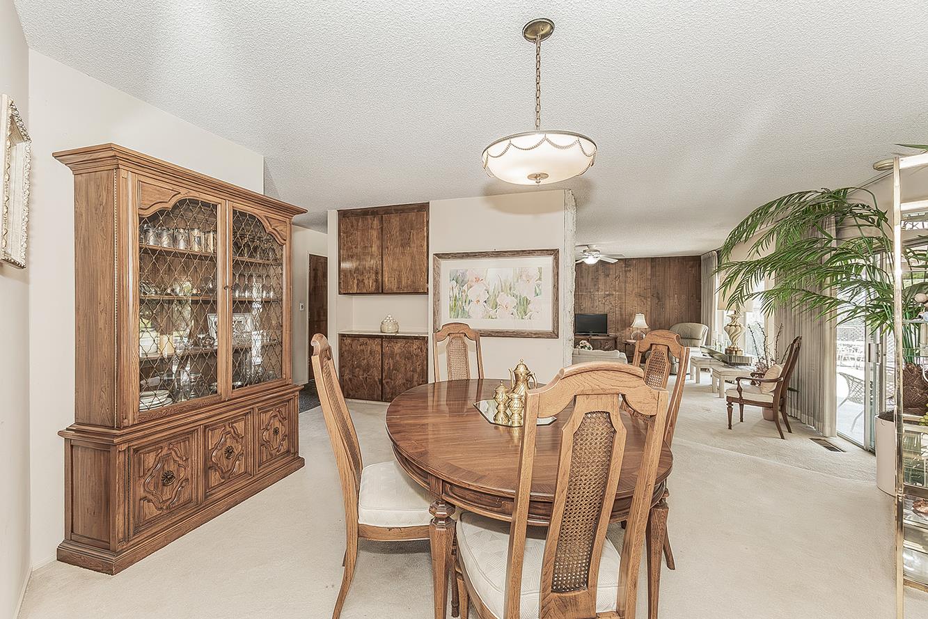 8287 E Sanders Ct, Fresno, CA 93737