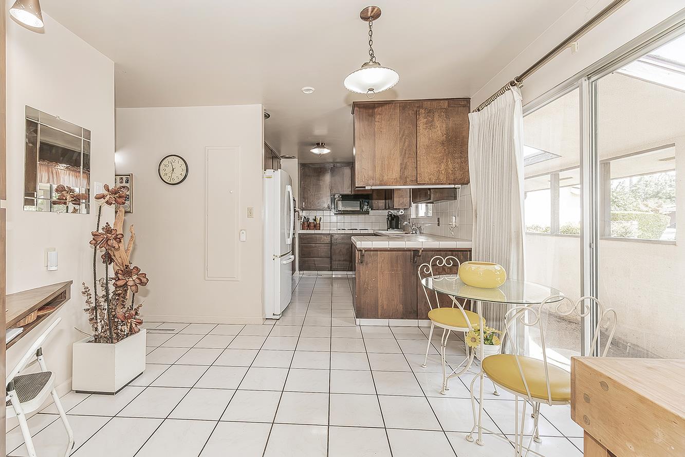 8287 E Sanders Ct, Fresno, CA 93737