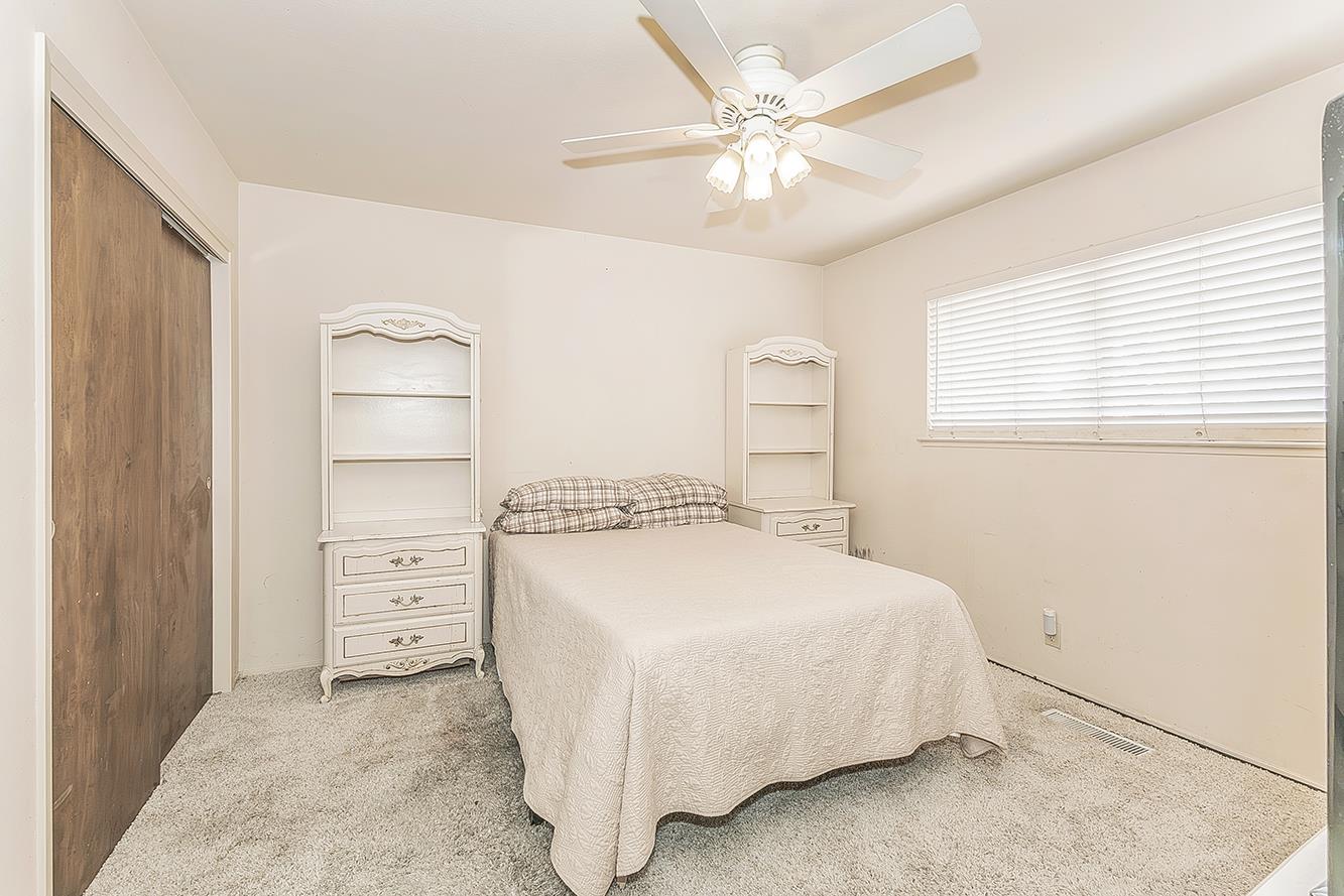 8287 E Sanders Ct, Fresno, CA 93737