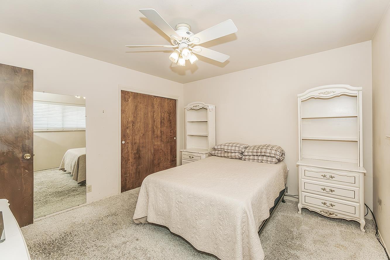 8287 E Sanders Ct, Fresno, CA 93737