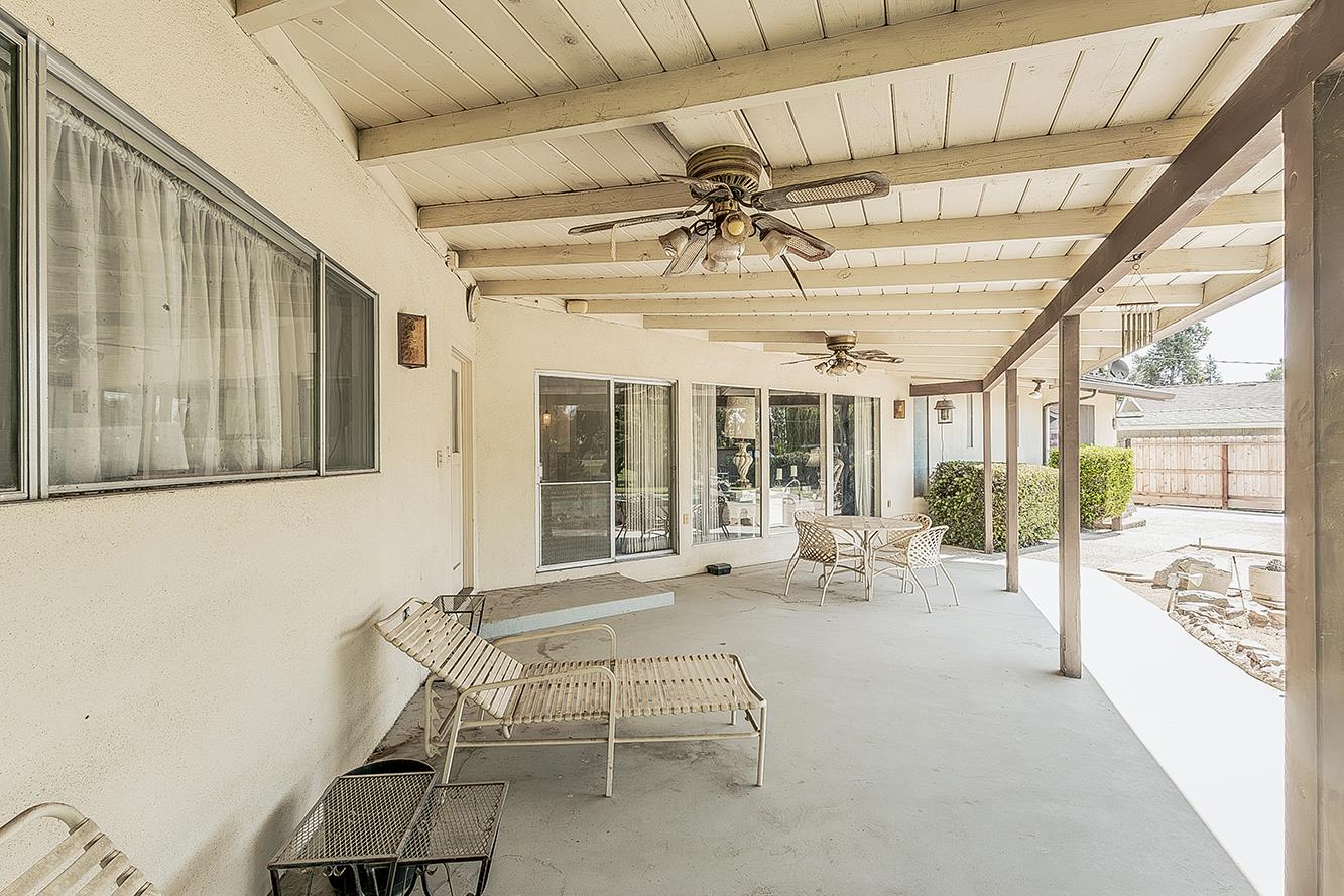8287 E Sanders Ct, Fresno, CA 93737