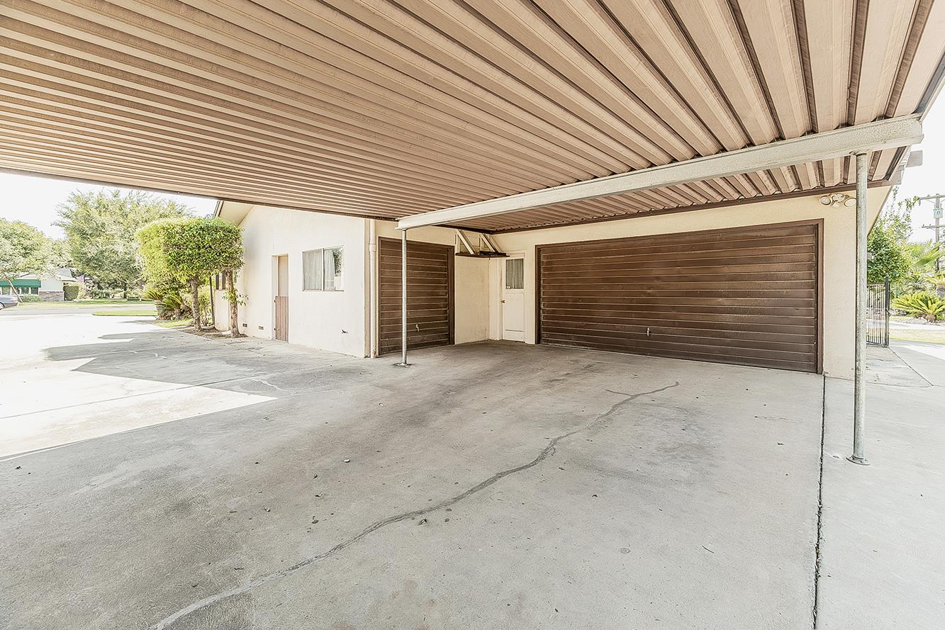 8287 E Sanders Ct, Fresno, CA 93737