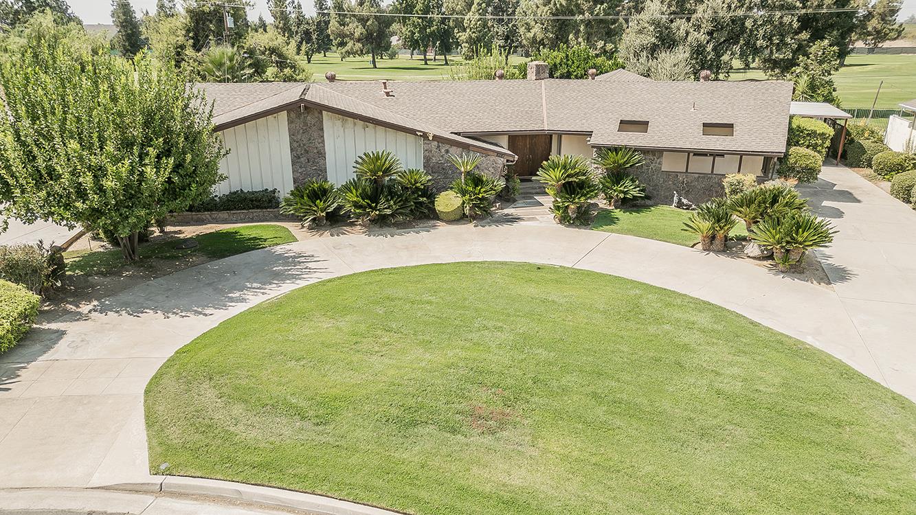 8287 E Sanders Ct, Fresno, CA 93737
