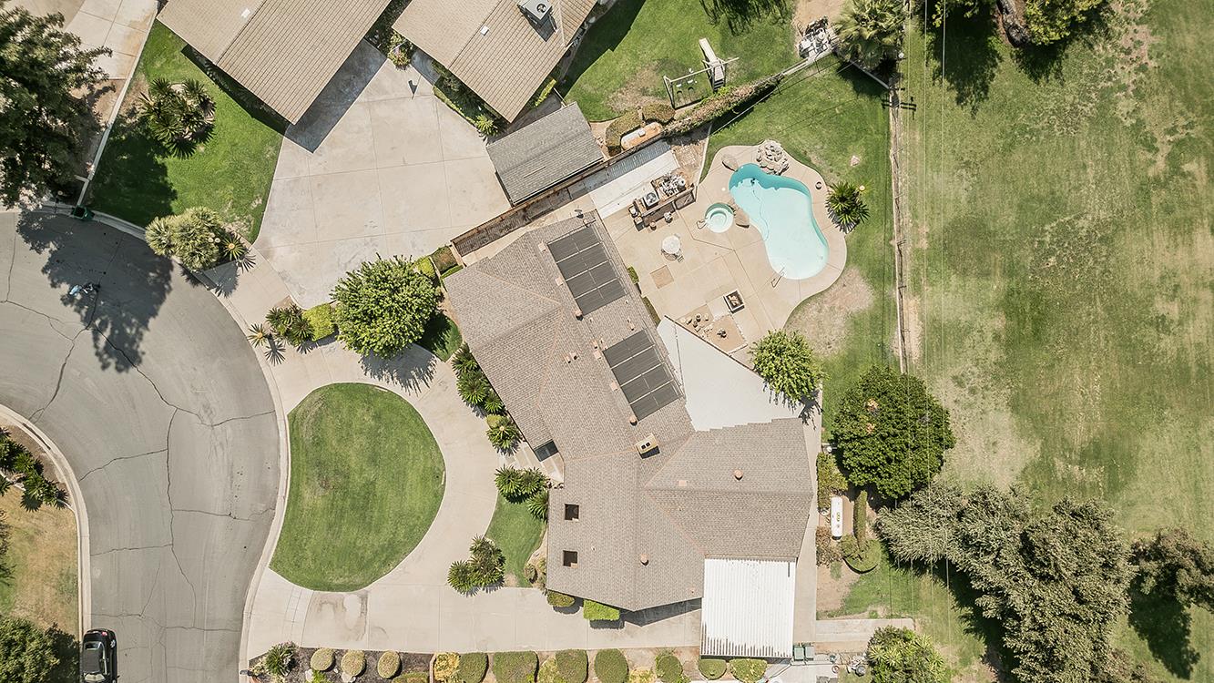8287 E Sanders Ct, Fresno, CA 93737