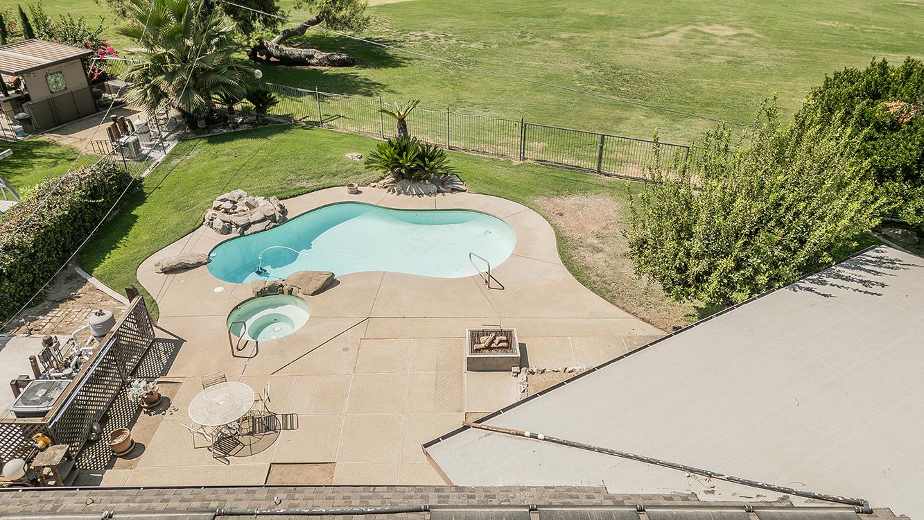 8287 E Sanders Ct, Fresno, CA 93737