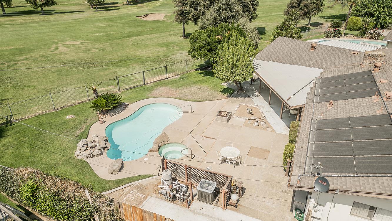 8287 E Sanders Ct, Fresno, CA 93737
