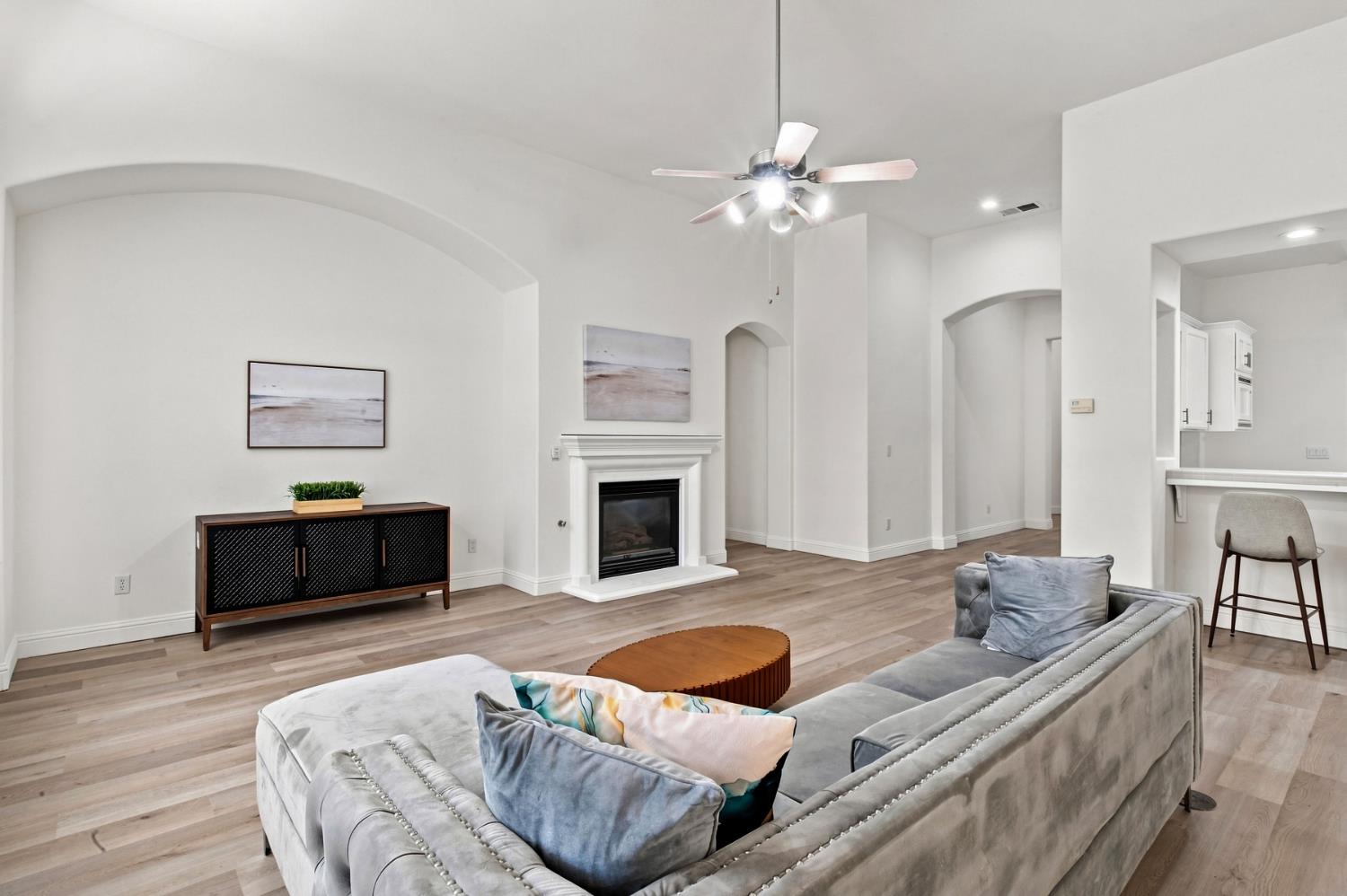 2935 E Omaha Ave, Fresno, CA 93720