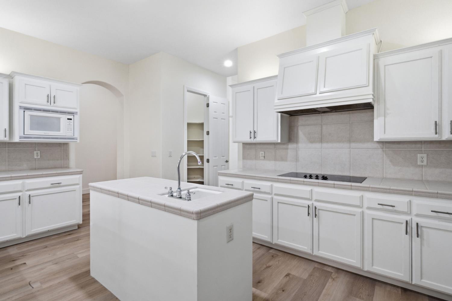 2935 E Omaha Ave, Fresno, CA 93720