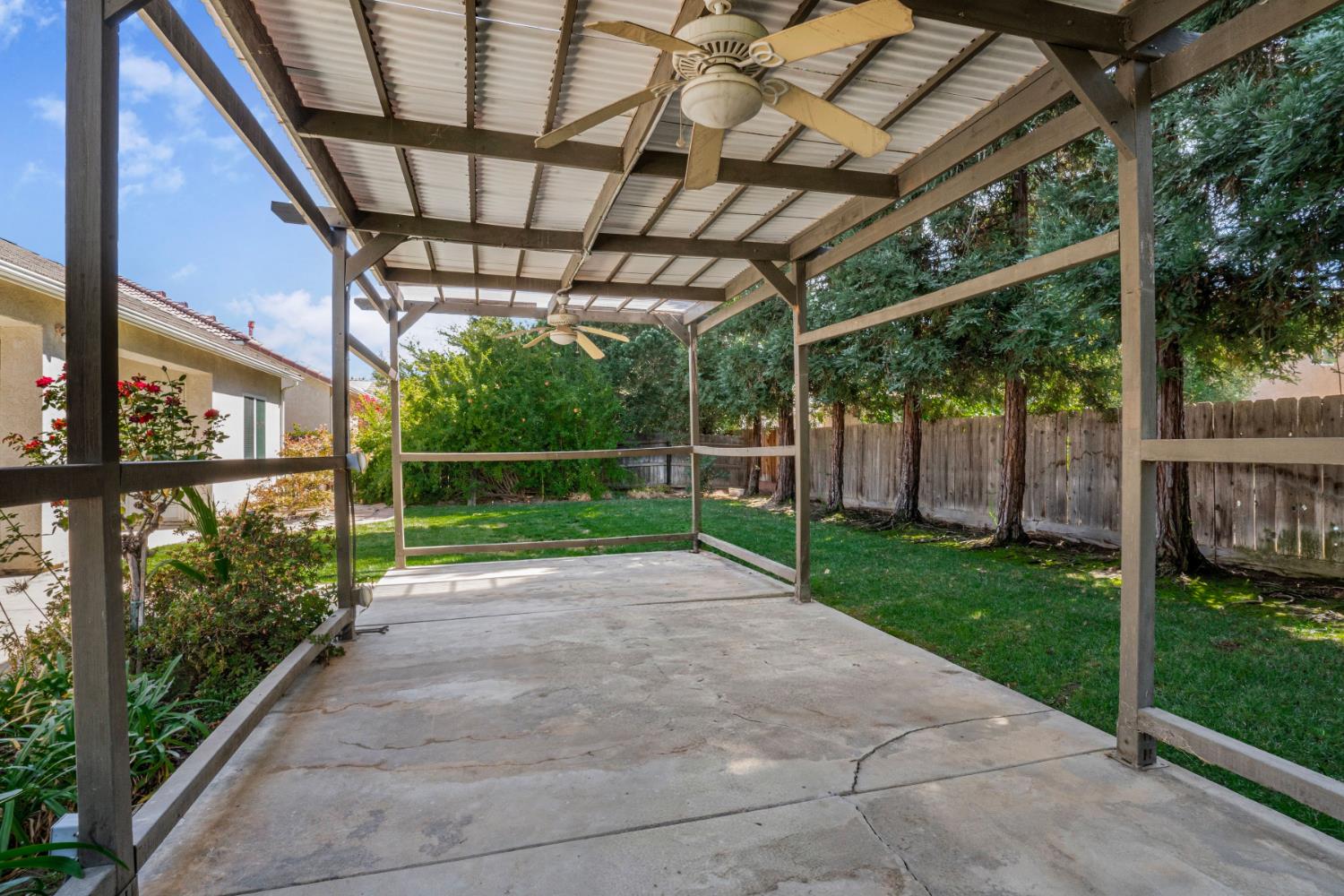 2935 E Omaha Ave, Fresno, CA 93720