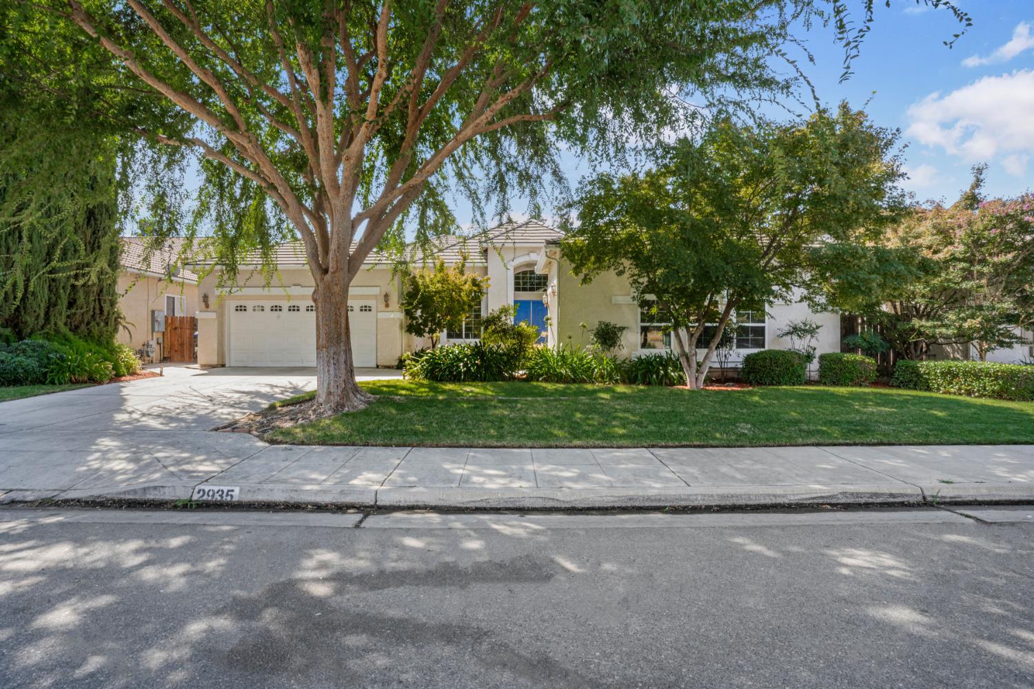 2935 E Omaha Ave, Fresno, CA 93720