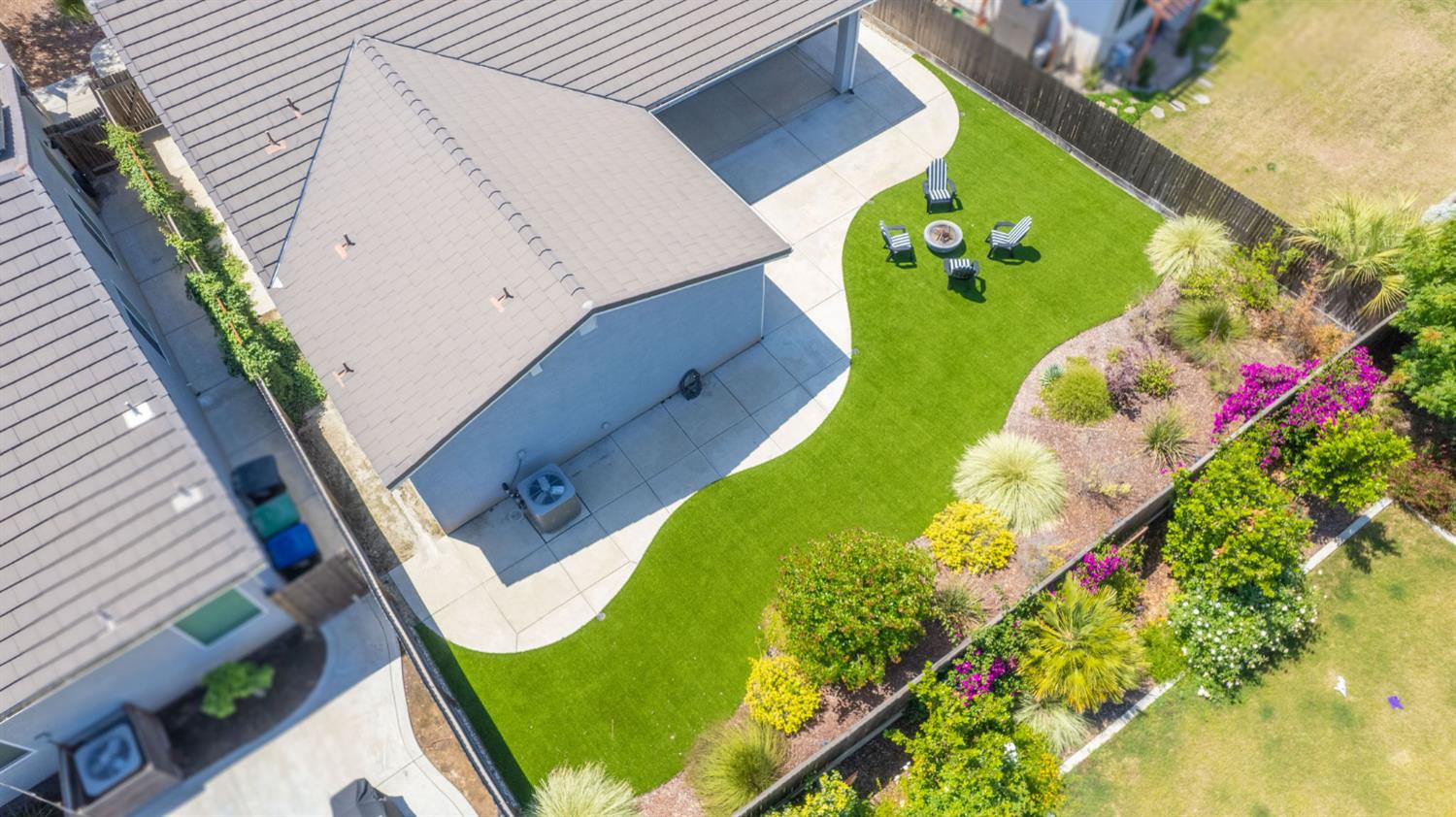 819 Pinnacle Dr W, Madera, CA 93636