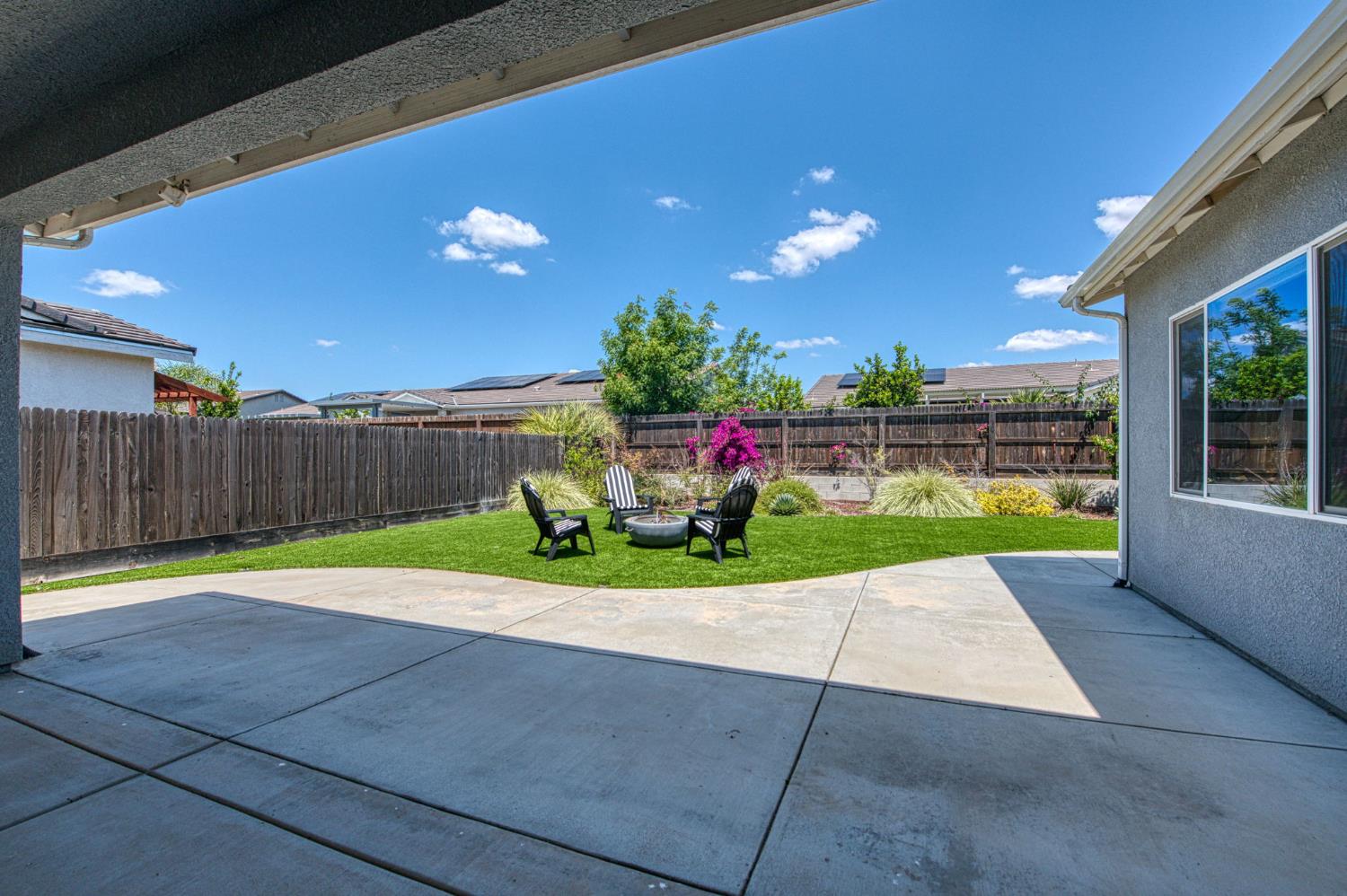 819 Pinnacle Dr W, Madera, CA 93636