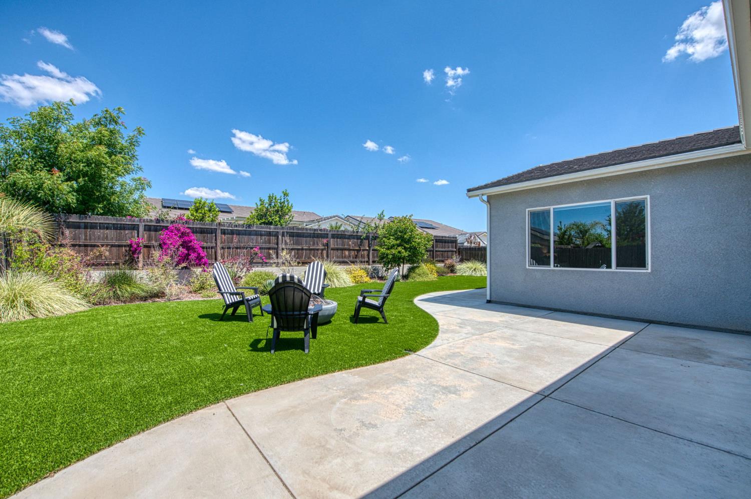 819 Pinnacle Dr W, Madera, CA 93636