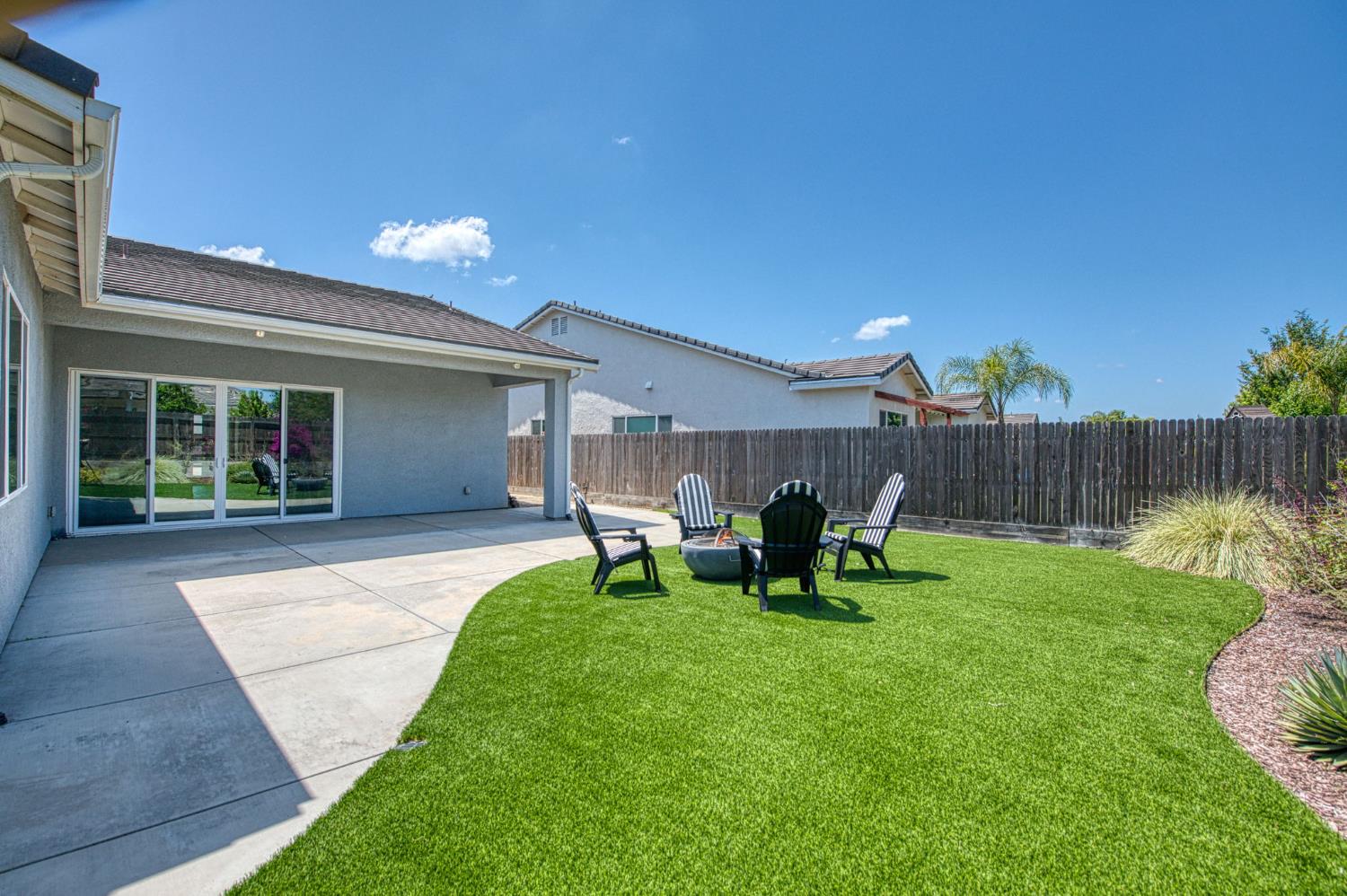 819 Pinnacle Dr W, Madera, CA 93636