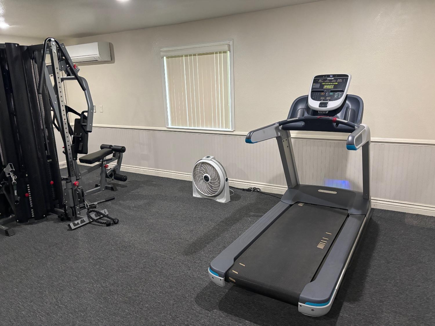 495 W Santa Ana #4, Clovis, CA 93612