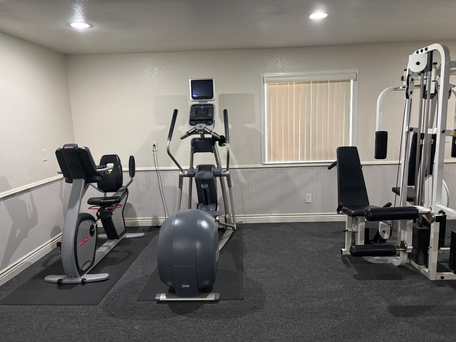 495 W Santa Ana #4, Clovis, CA 93612