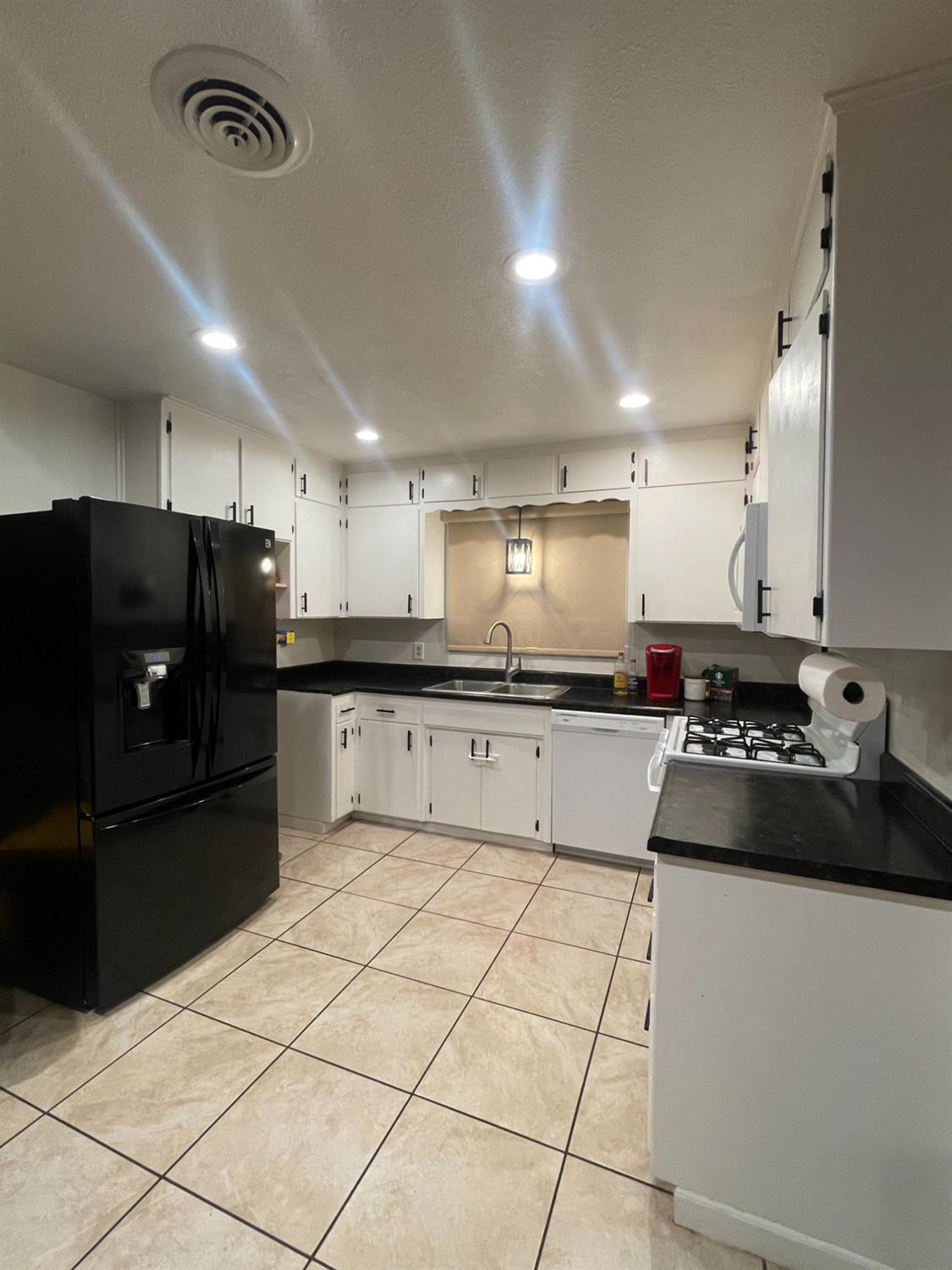 3085 W Sussex Way, Fresno, CA 93722