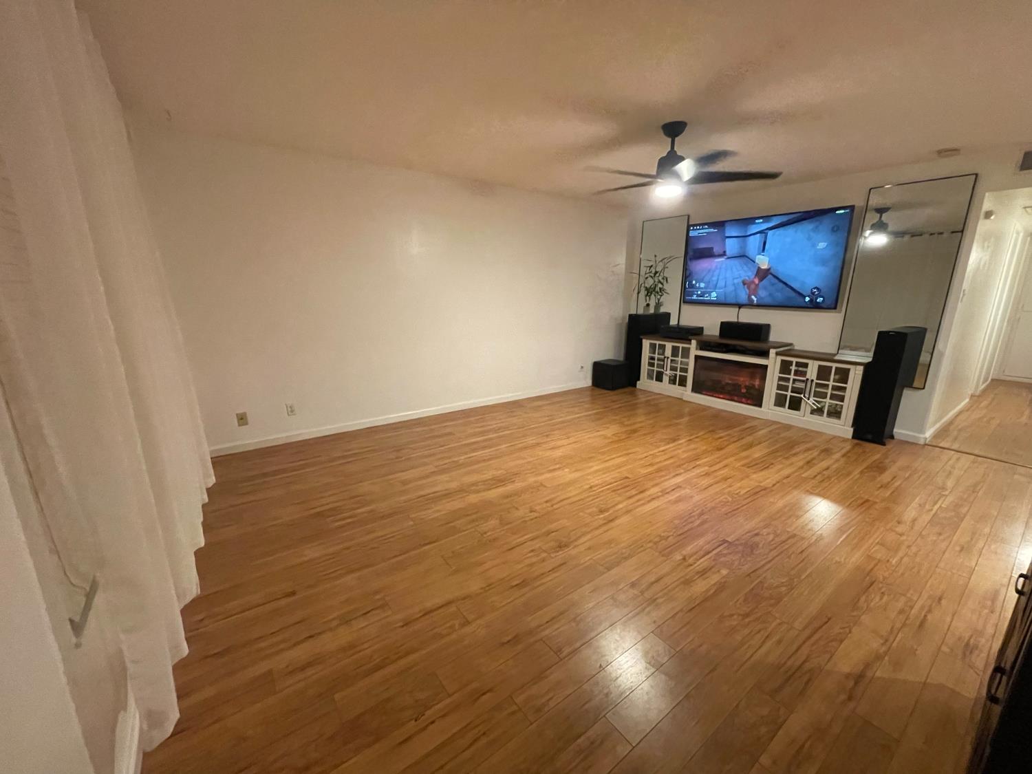 3085 W Sussex Way, Fresno, CA 93722