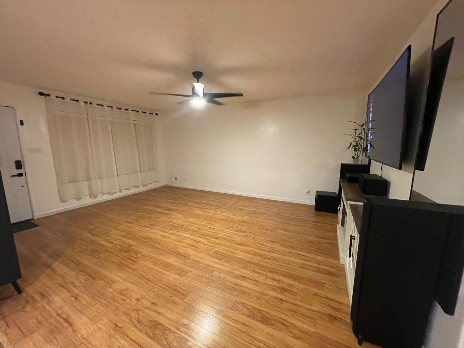 3085 W Sussex Way, Fresno, CA 93722