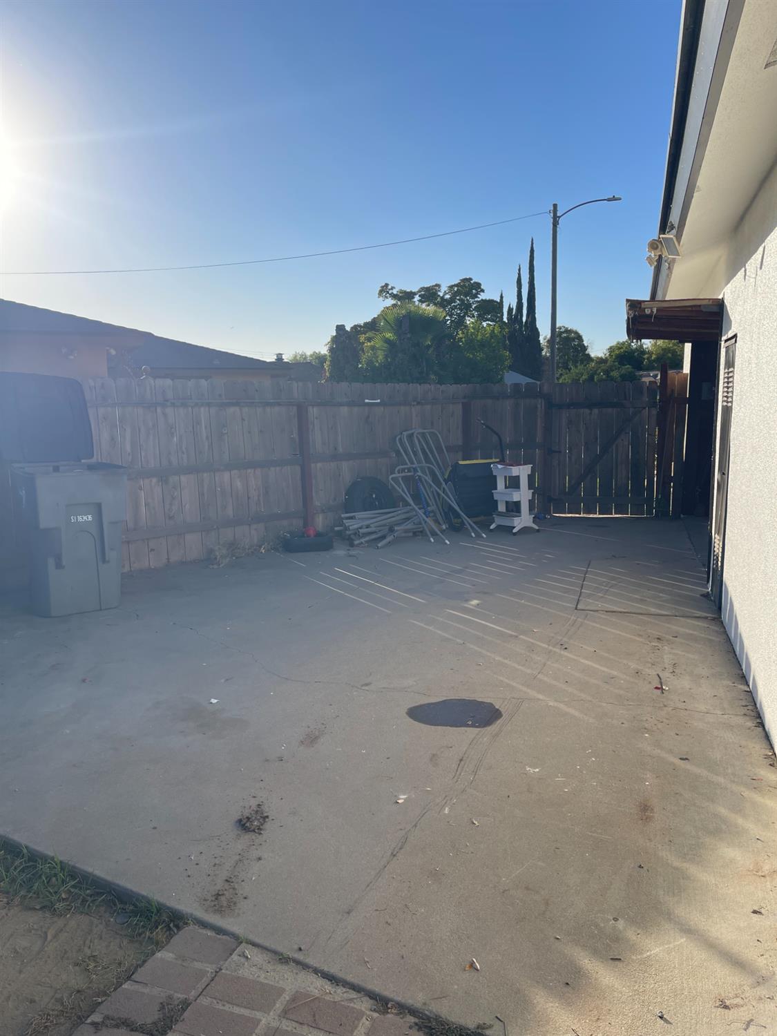 3085 W Sussex Way, Fresno, CA 93722