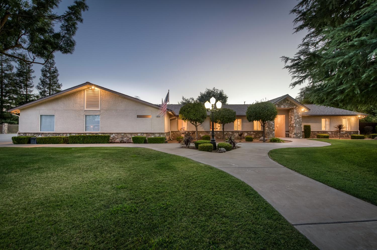 10270 Lanes Bridge Dr, Madera, CA 93636