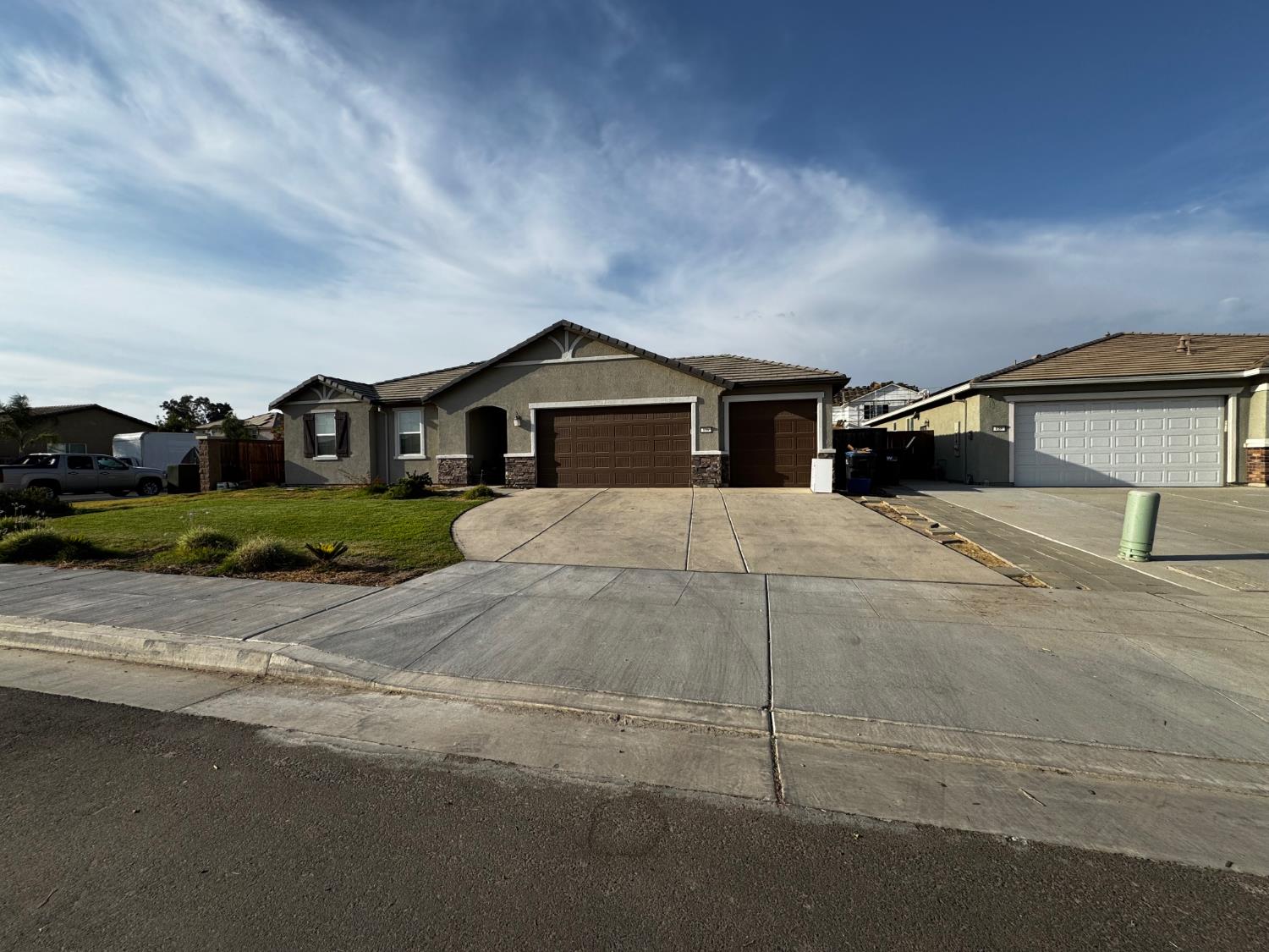 806 E Curtis Ave, Fowler, CA 93625