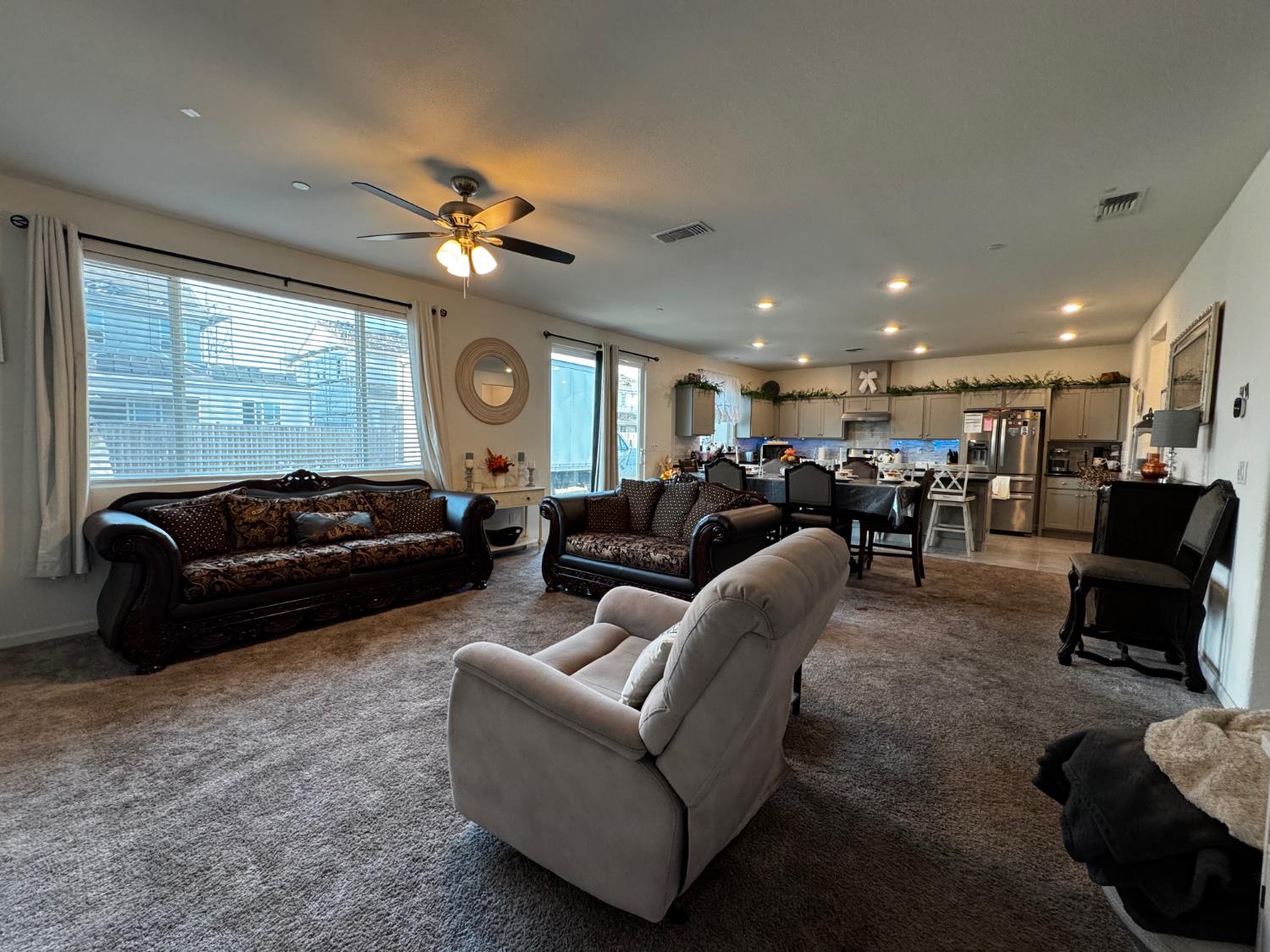 806 E Curtis Ave, Fowler, CA 93625