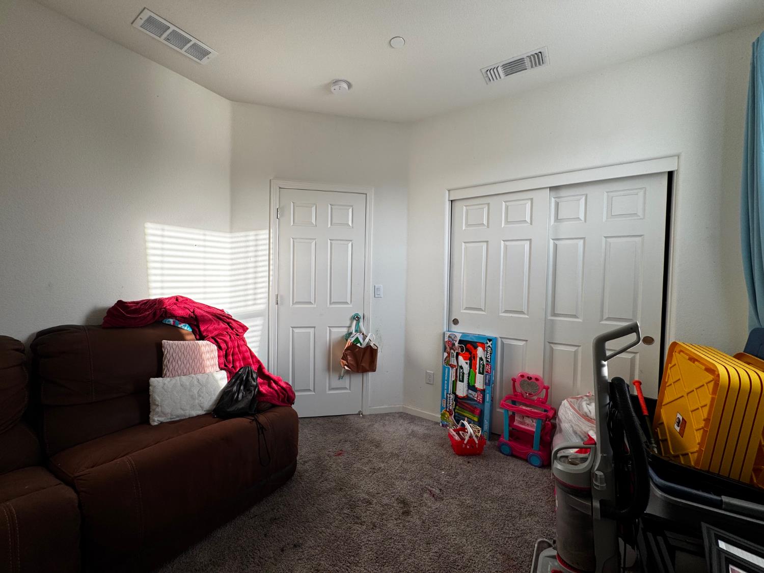 806 E Curtis Ave, Fowler, CA 93625