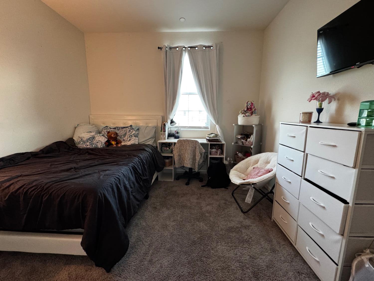 806 E Curtis Ave, Fowler, CA 93625