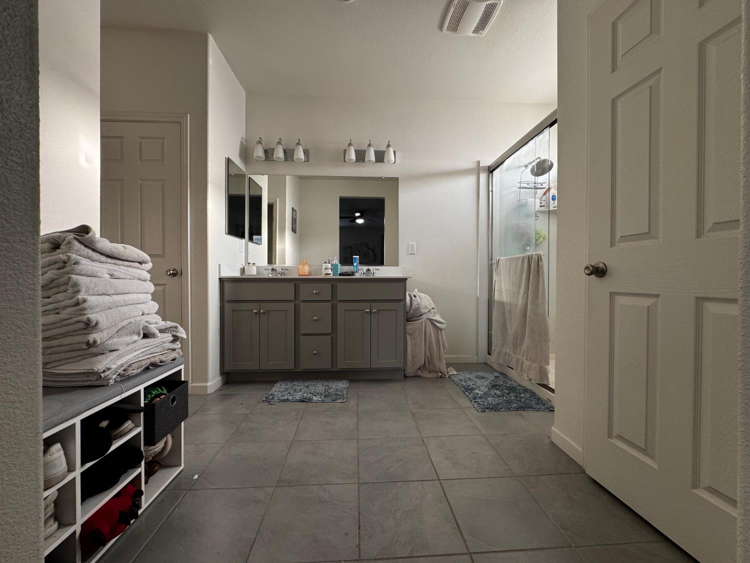 806 E Curtis Ave, Fowler, CA 93625