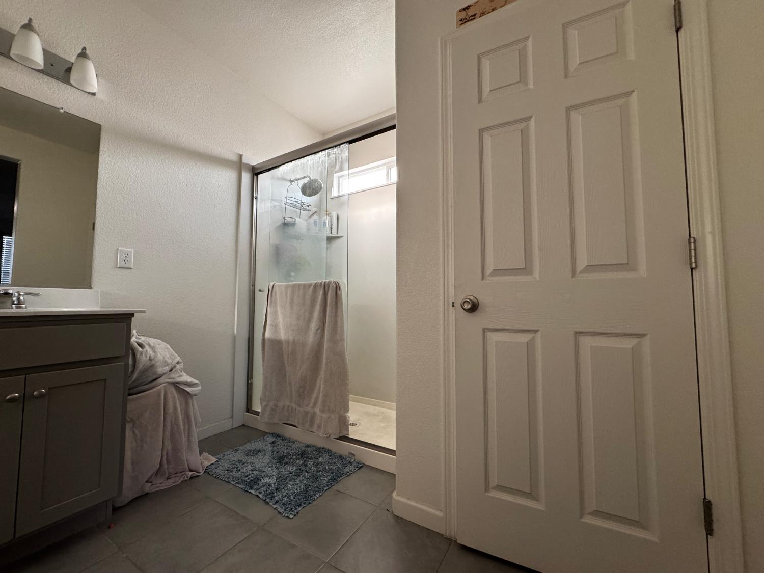 806 E Curtis Ave, Fowler, CA 93625