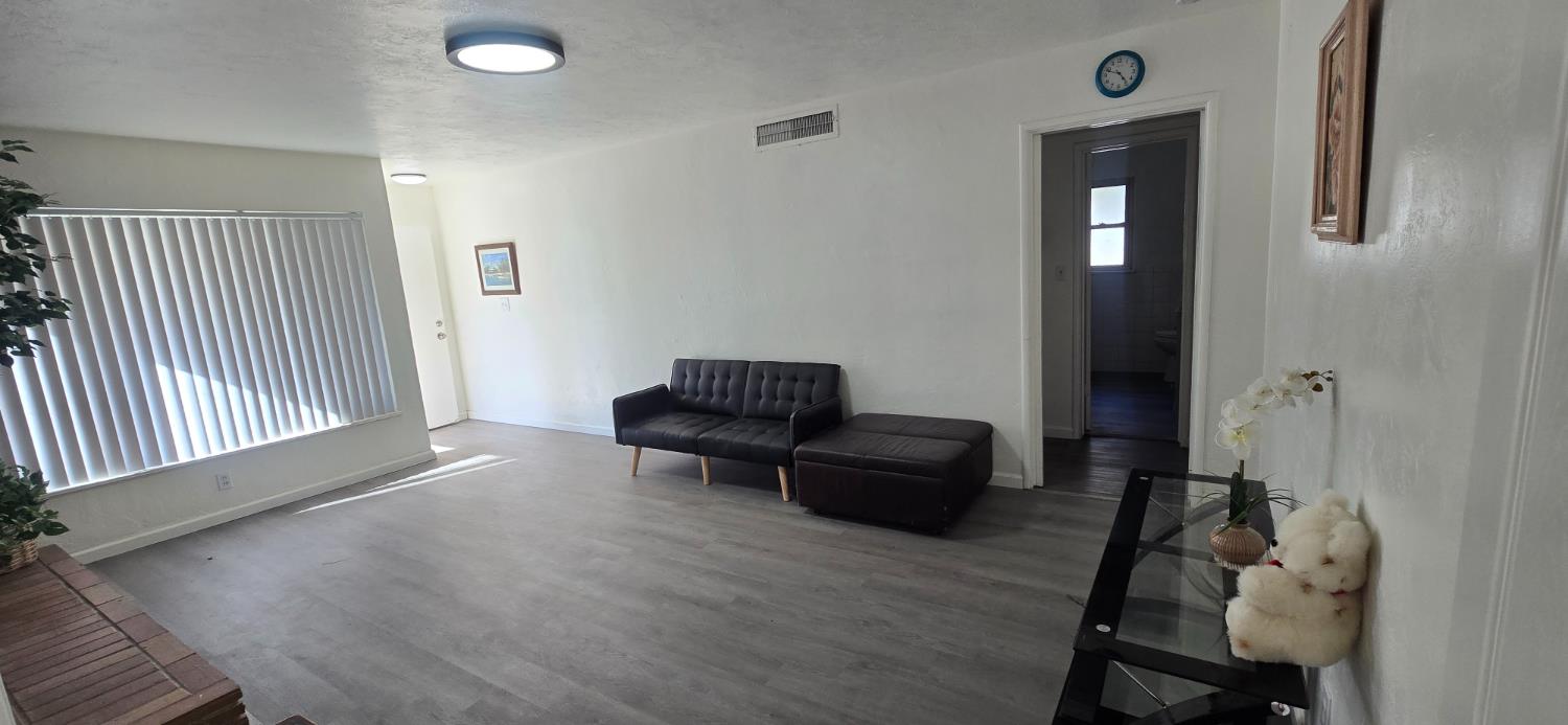1642 W Robinson ave, Fresno, CA 93705
