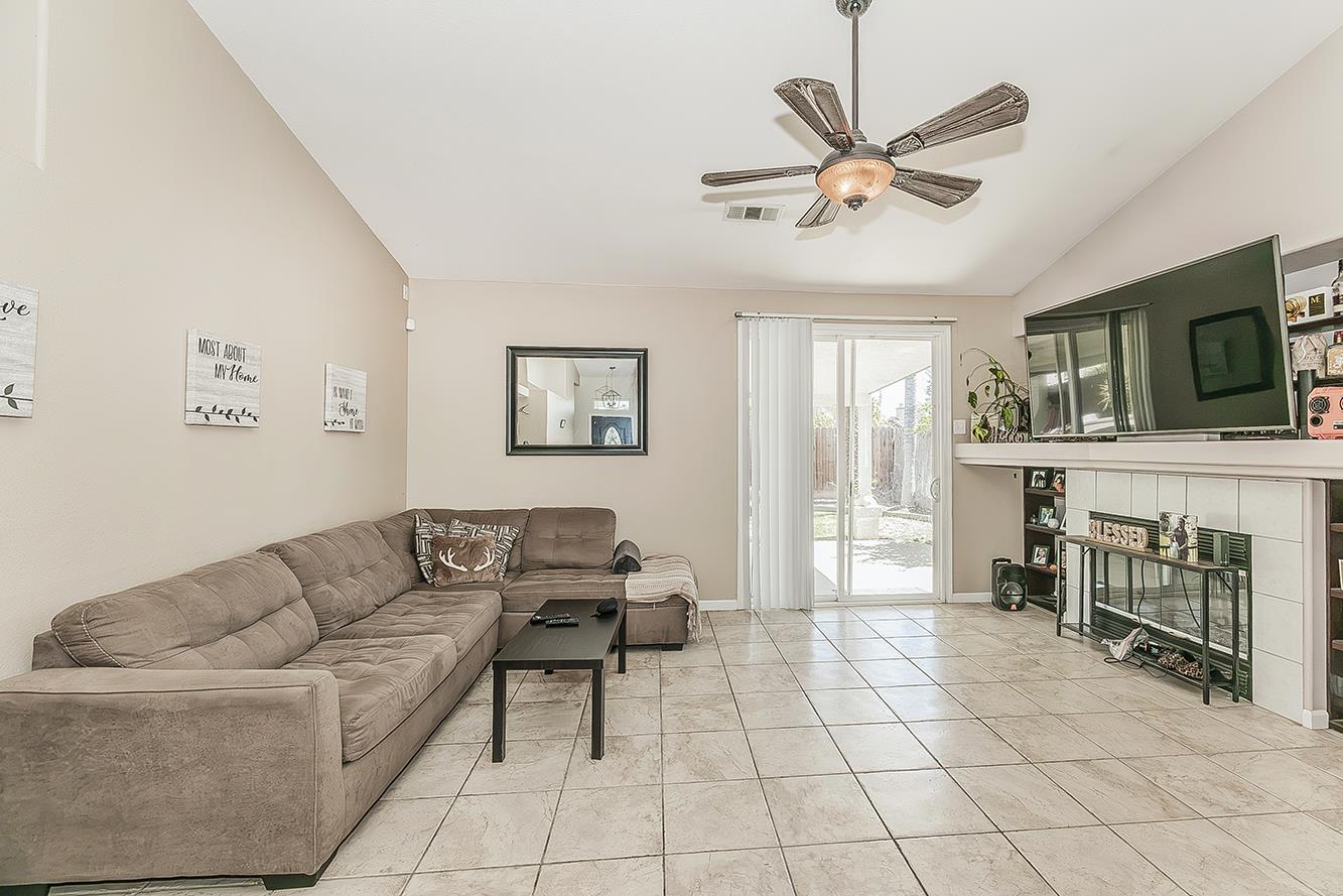 3704 Bryan St, Selma, CA 93662