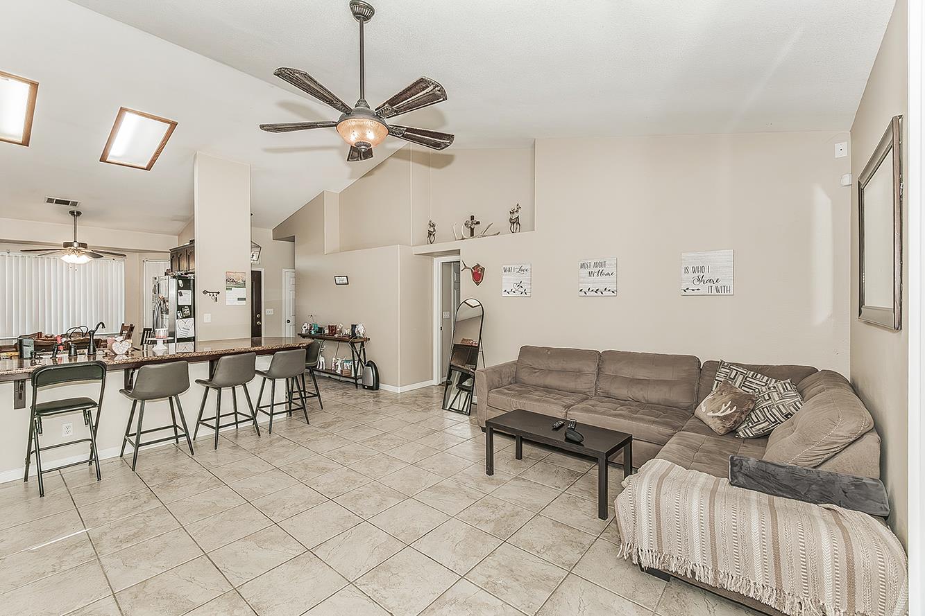 3704 Bryan St, Selma, CA 93662