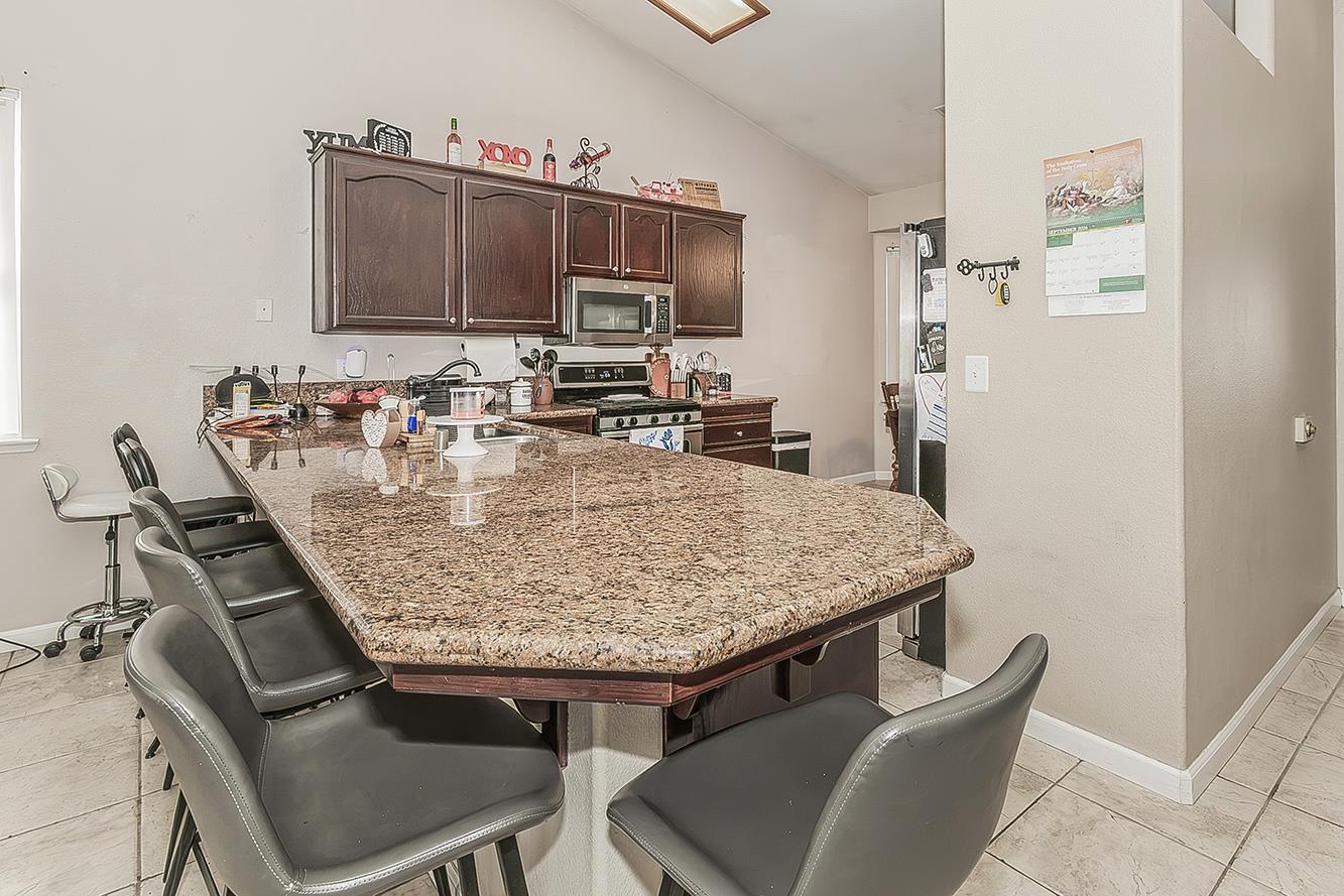 3704 Bryan St, Selma, CA 93662