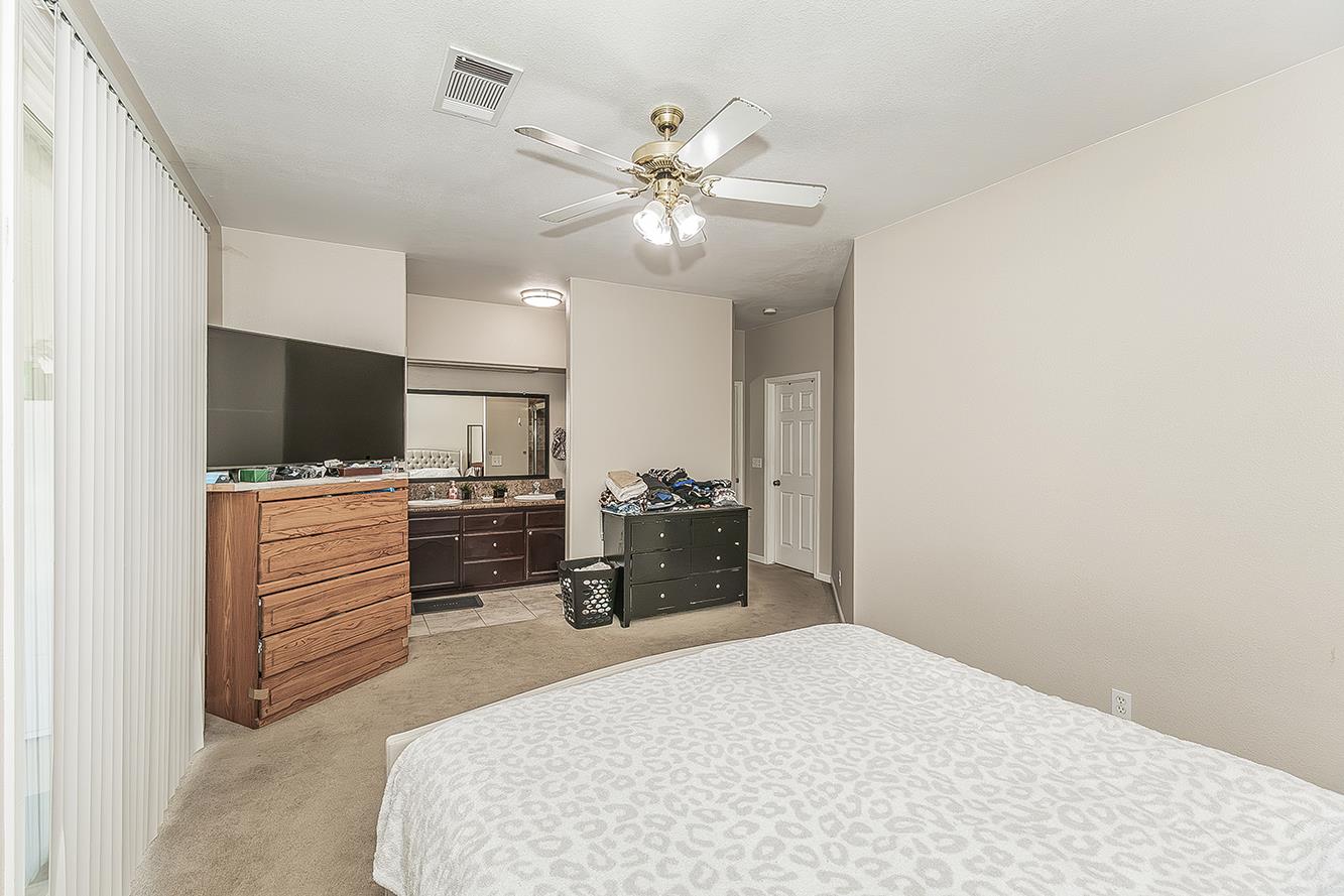 3704 Bryan St, Selma, CA 93662