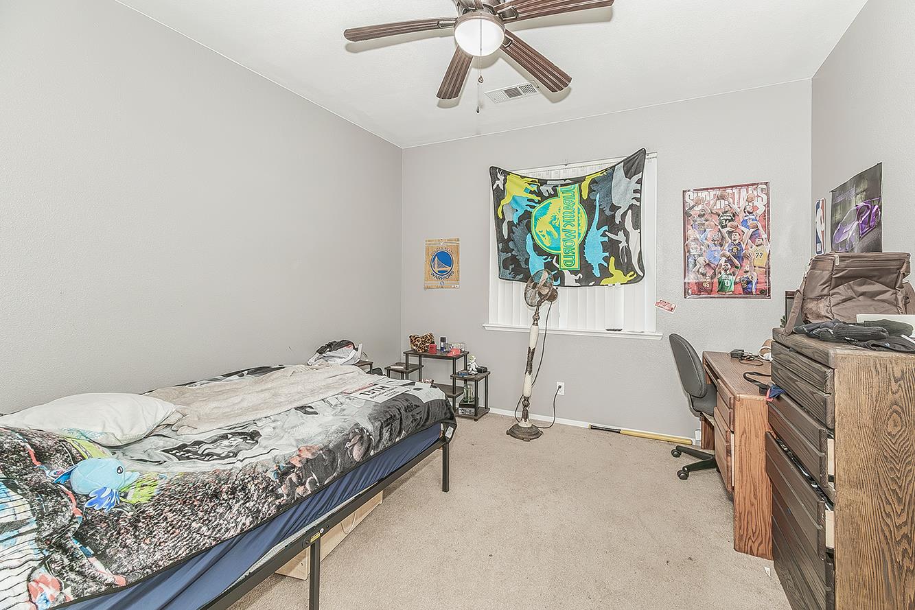 3704 Bryan St, Selma, CA 93662