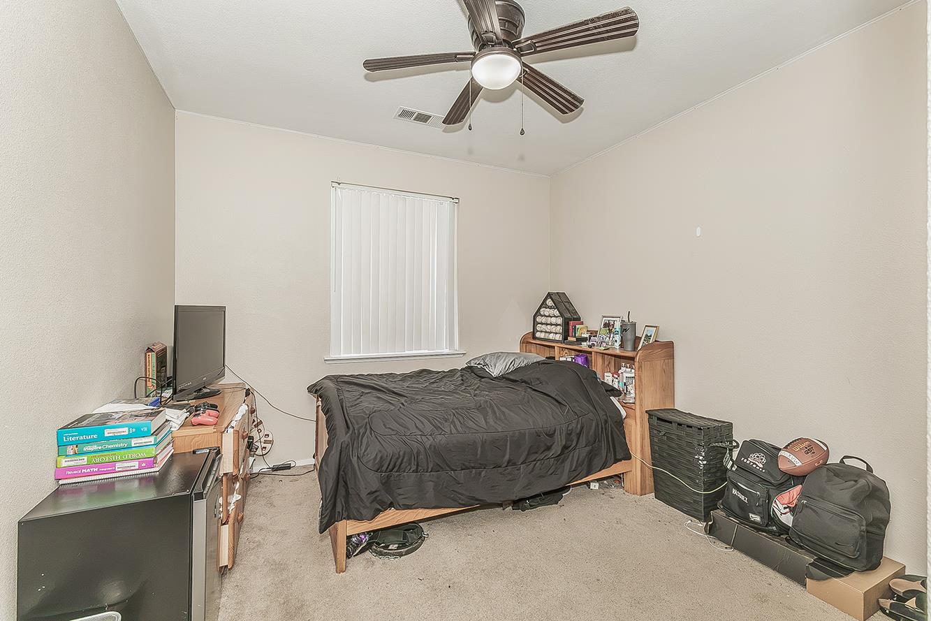3704 Bryan St, Selma, CA 93662