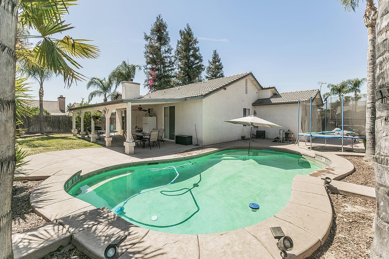 3704 Bryan St, Selma, CA 93662