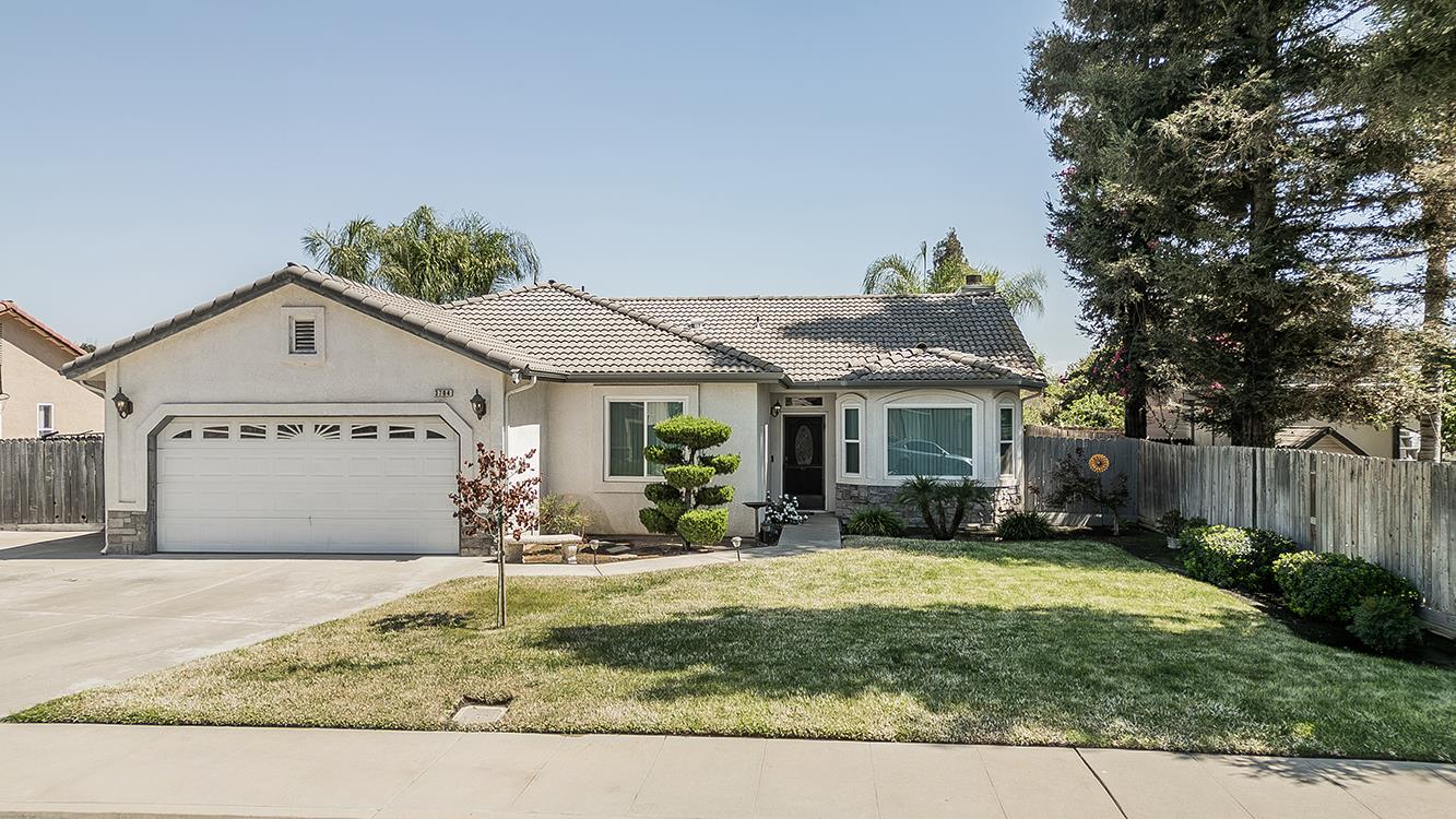 3704 Bryan St, Selma, CA 93662