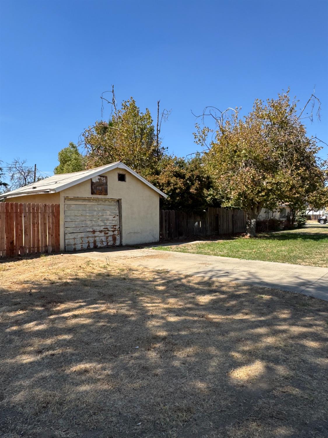 1900 W 4Th St, Madera, CA 93637