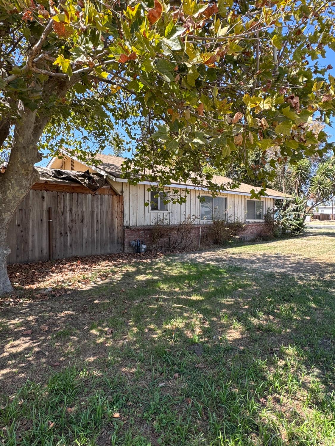 1900 W 4Th St, Madera, CA 93637