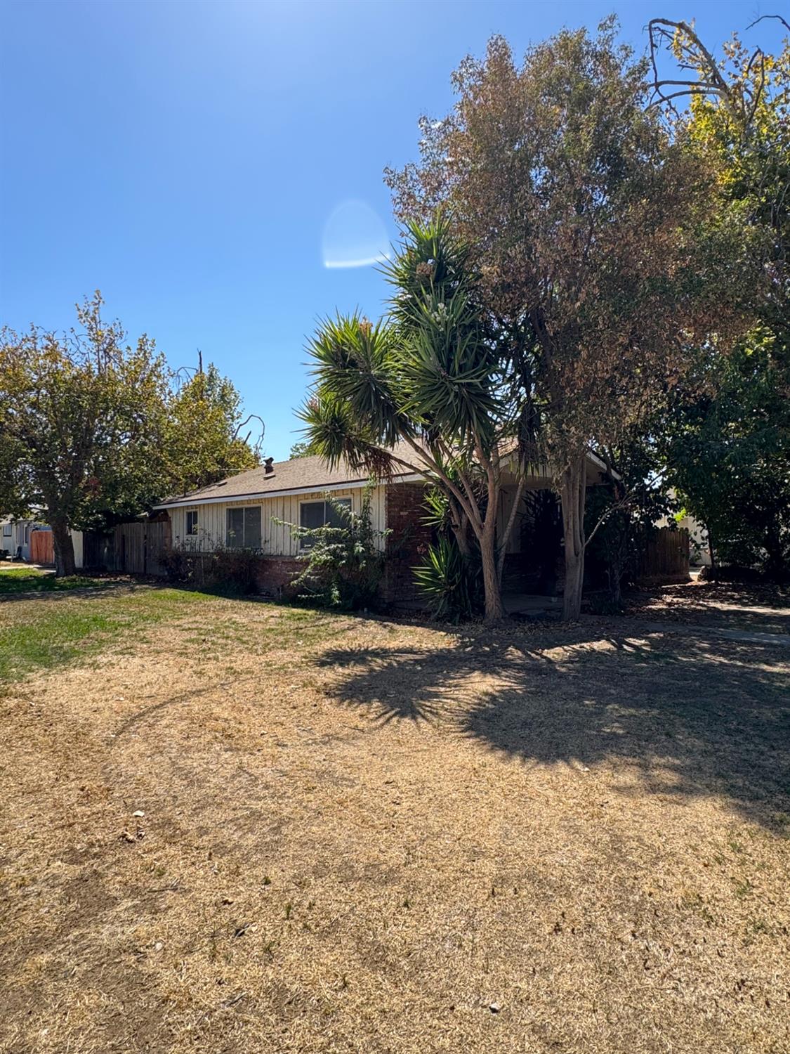 1900 W 4Th St, Madera, CA 93637