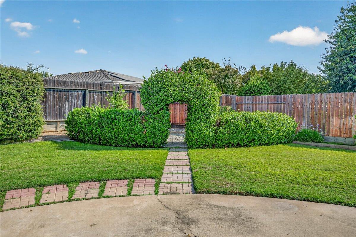 3208 E Palo Alto Ave, Fresno, CA 93710