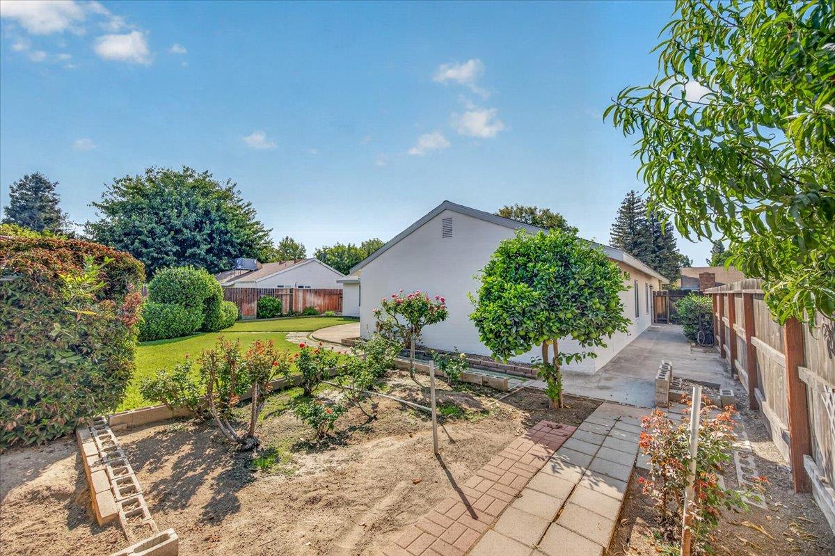 3208 E Palo Alto Ave, Fresno, CA 93710