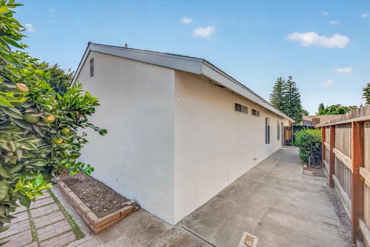 3208 E Palo Alto Ave, Fresno, CA 93710