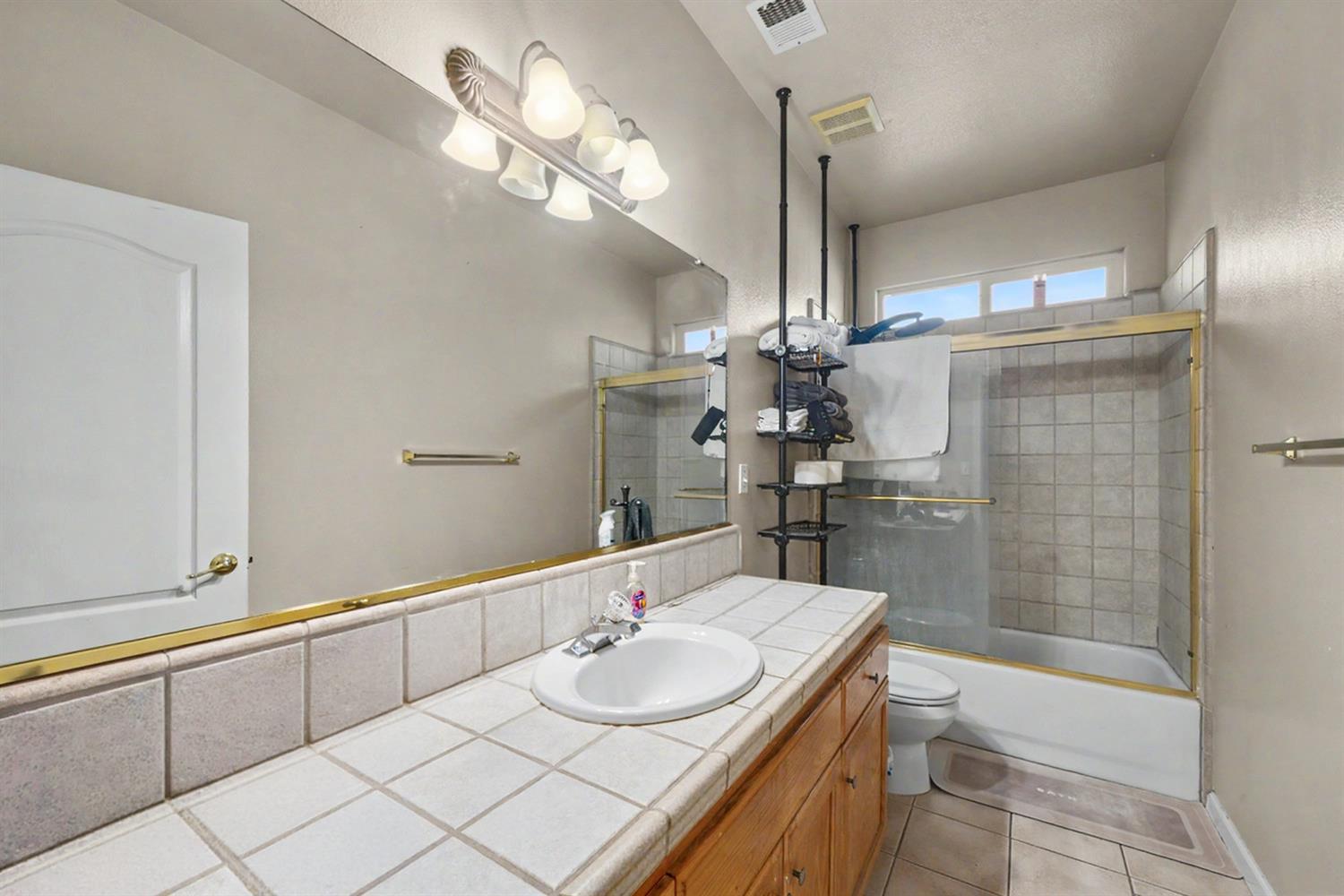 755 E Cornell Ave, Fresno, CA 93704